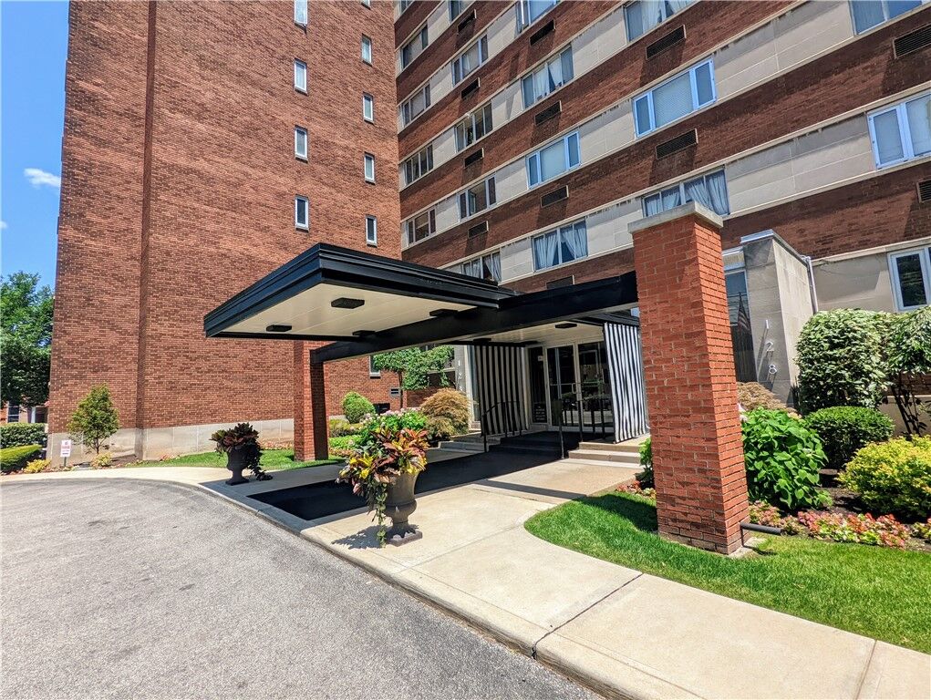 Property Photo:  128 N Craig St 303  PA 15213 