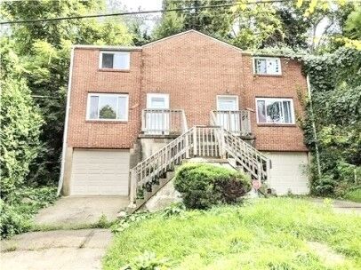 Property Photo:  2022 Lindsay Rd 2020  PA 15221 