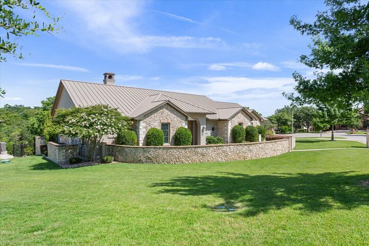 Property Photo:  2501 Woodbine Circle  TX 78628 