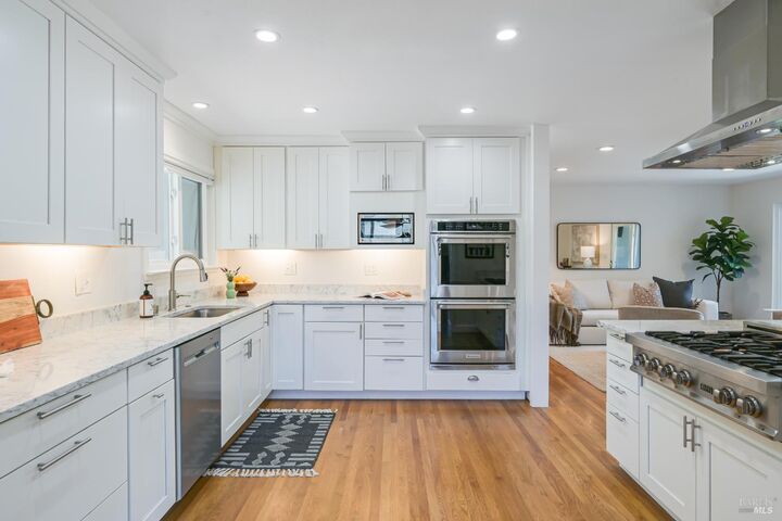 Property Photo:  16 Wallace Way  CA 94903 