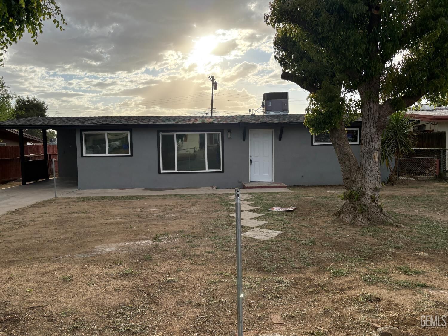 Property Photo:  714 Greenwood Drive  CA 93306 
