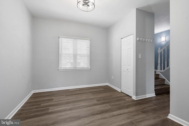 Property Photo: 6392 Eighth Circle VA 22312