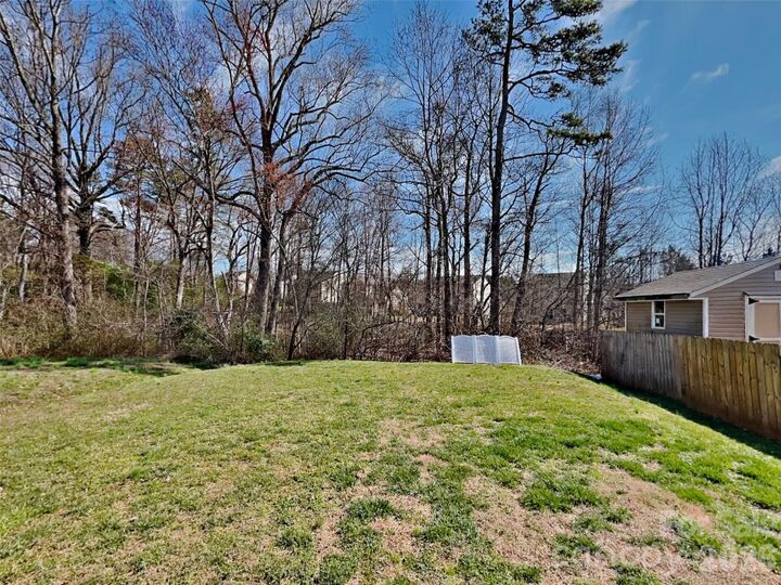 Property Photo:  814 Sarah Laura Lane  NC 28625 