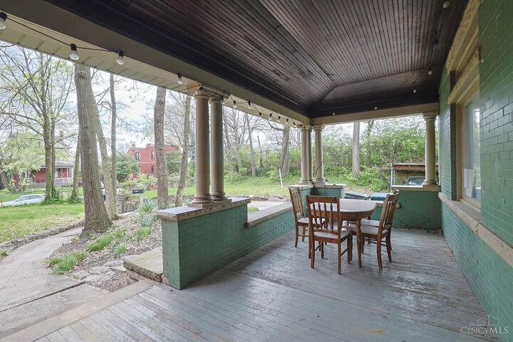 Property Photo:  452 Riddle Road  OH 45220 