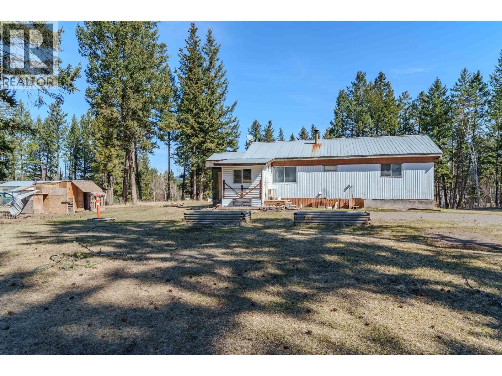 Property Photo: 5469 Saunders Crescent BC V0K 2E1