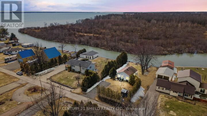 Property Photo: 6220 164th Avenue ON K0C 1E0