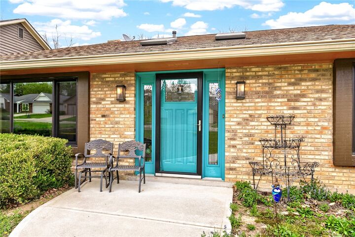 Property Photo:  210 Foliage Lane  OH 45066 