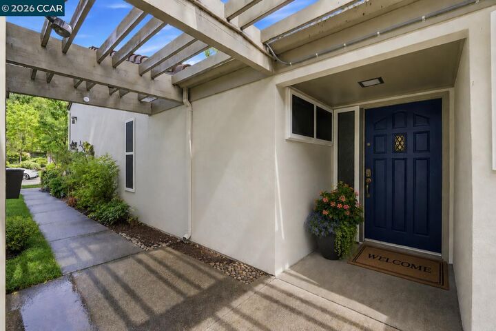 Property Photo: 335 Tampico CA 94598