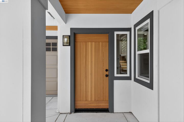 Property Photo: 914 61st Street CA 94608