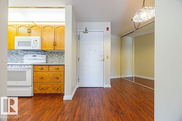 Property Photo: 9926 100 Avenue 305 AB T8L 4E3