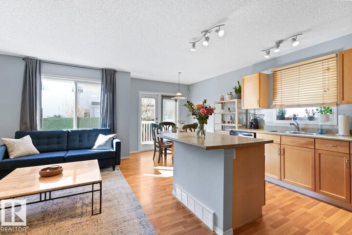 Photo de la propriété:  115 Chestermere Drive 27  AB T8H 2W4 