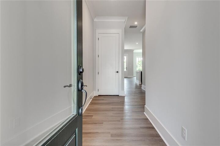 Property Photo: 435 Maplewood Drive GA 30075