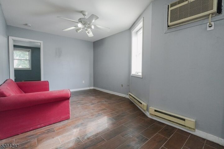 Property Photo:  600 N 6th St  NJ 07107 