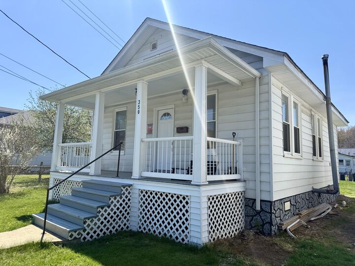 Property Photo:  350 Ingleside Ave  WV 24986 