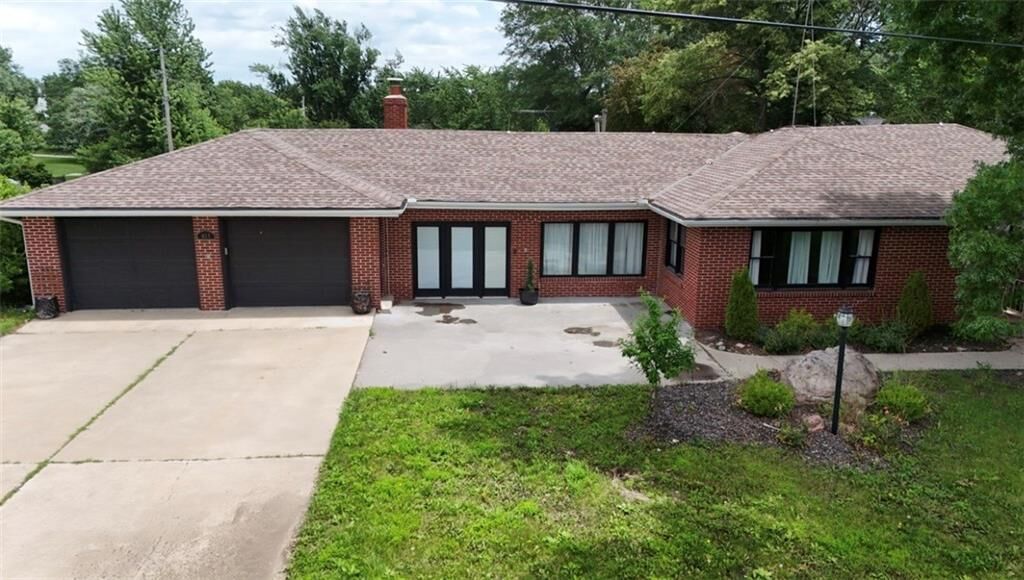 Property Photo:  411 S Hillcrest Drive  MO 64469 