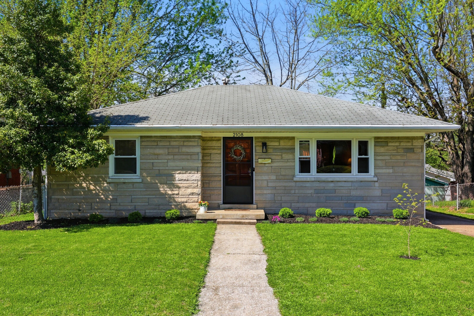 Property Photo:  2108 St Michael Drive  KY 40502 