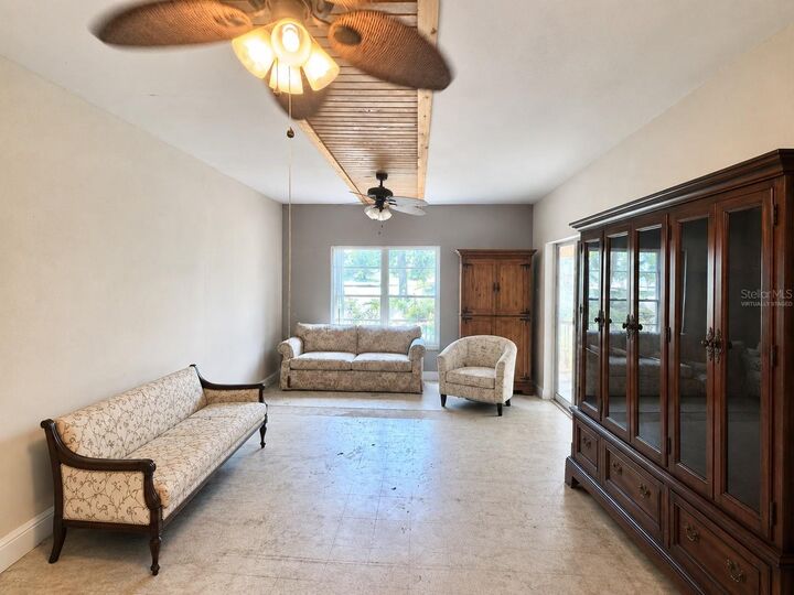 Property Photo:  6013 Idle A While Circle  FL 33523 