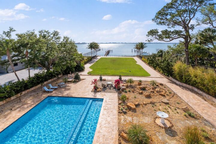Property Photo: 2000 Park Street N FL 33710