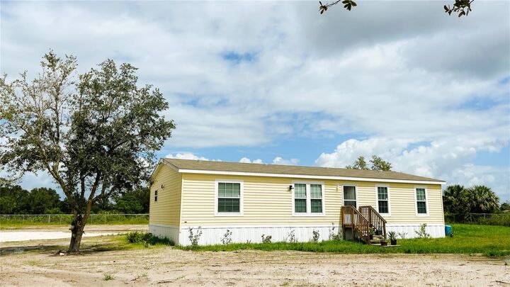Property Photo:  16161 NW 276th Street  FL 34972 