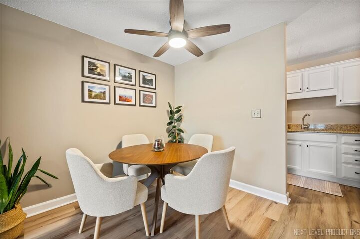 Property Photo:  2222 S Stewart Avenue 1C  IL 60148 