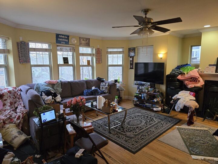 Property Photo:  2206 W Highland Avenue  IL 60659 