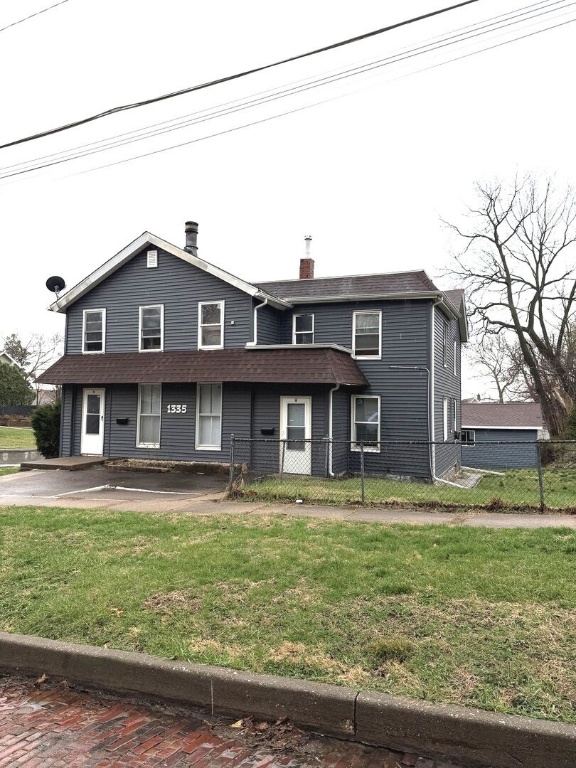 Property Photo:  1335 E 9th Street  IA 52803 