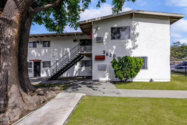 Property Photo:  3620 S Budlong Avenue  CA 90007 