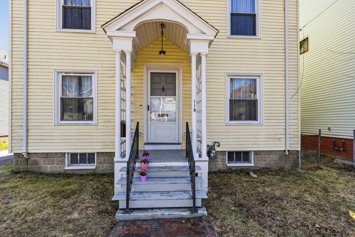 Property Photo:  118 Dartmouth Street  ME 04103 