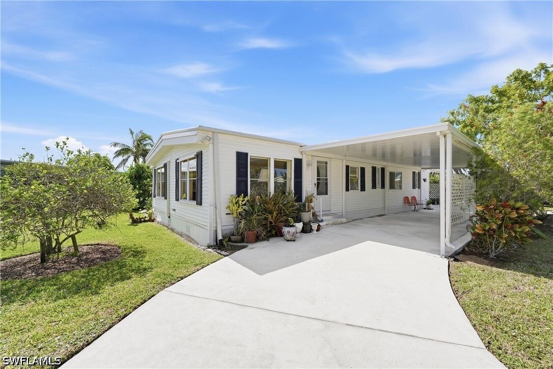 Property Photo:  101 Audubon Road  FL 34114 