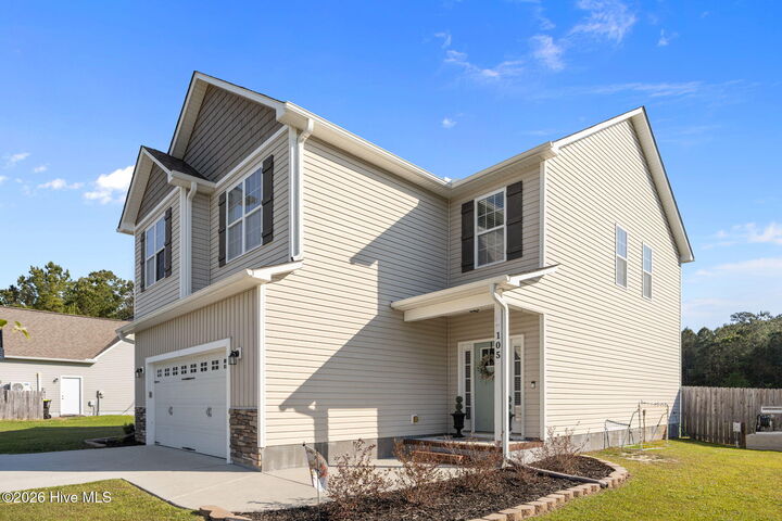Property Photo:  105 Sparrows Point Lane  NC 28540 