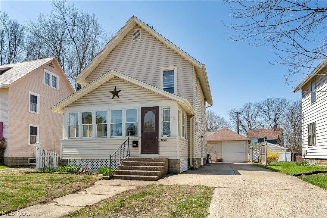 Property Photo:  4303 Birchwood Avenue  OH 44004 