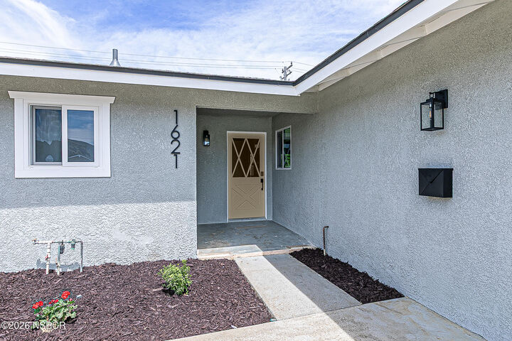 Property Photo:  1621 W Pine Avenue  CA 93436 