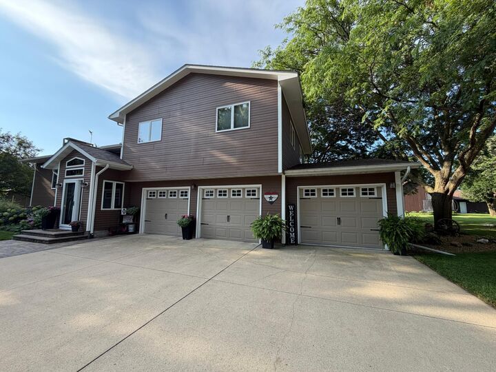 Property Photo: 1309 Oriole Drive MN 56007