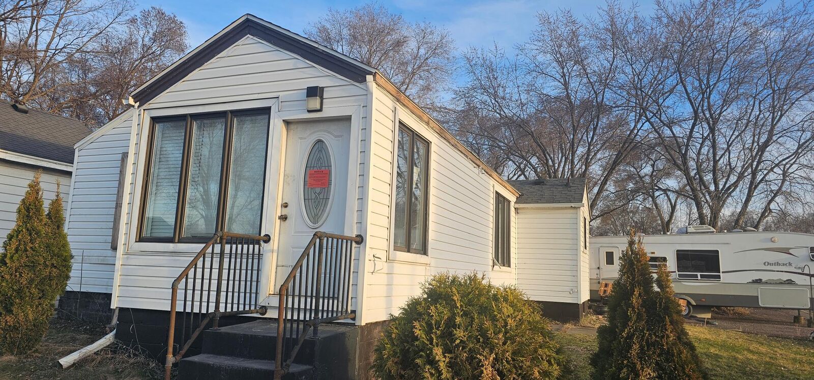 Property Photo: 906 1st Avenue E MN 55379