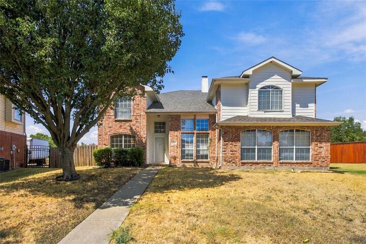 Property Photo:  531 Pecan Leaf Drive  TX 75146 
