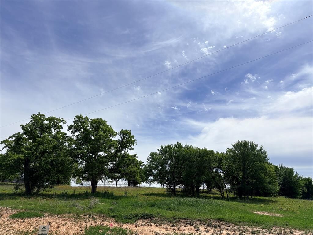 Property Photo:  128 Daggett Drive  TX 76234 