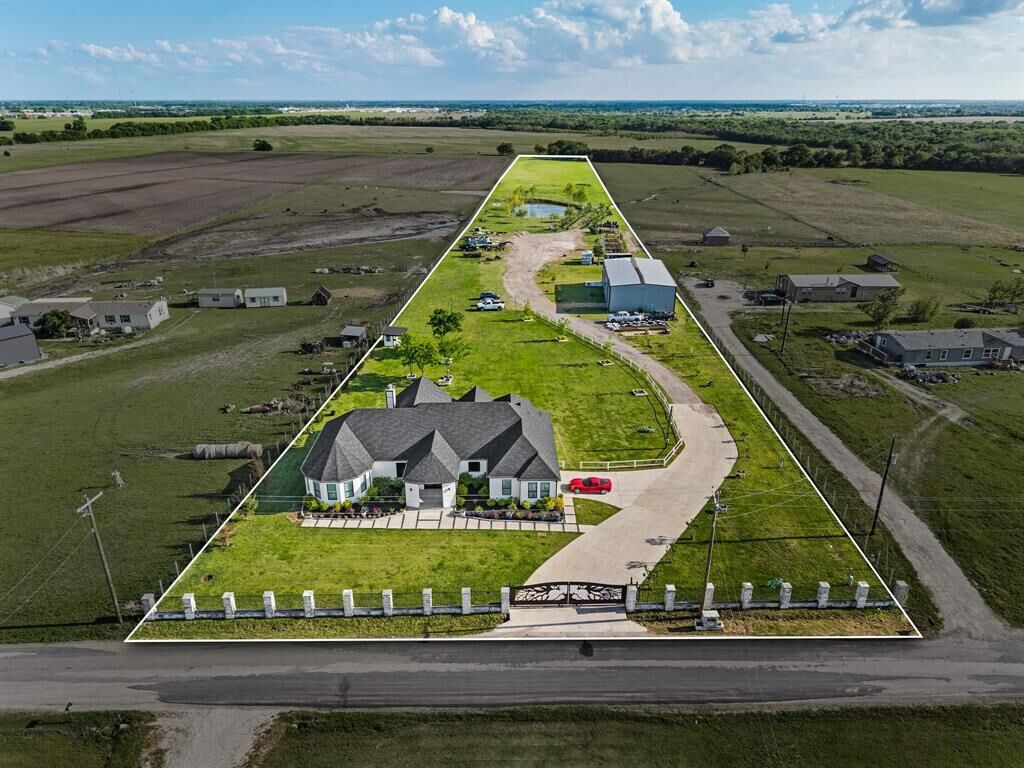 Property Photo:  2764 County Road 2134  TX 75135 