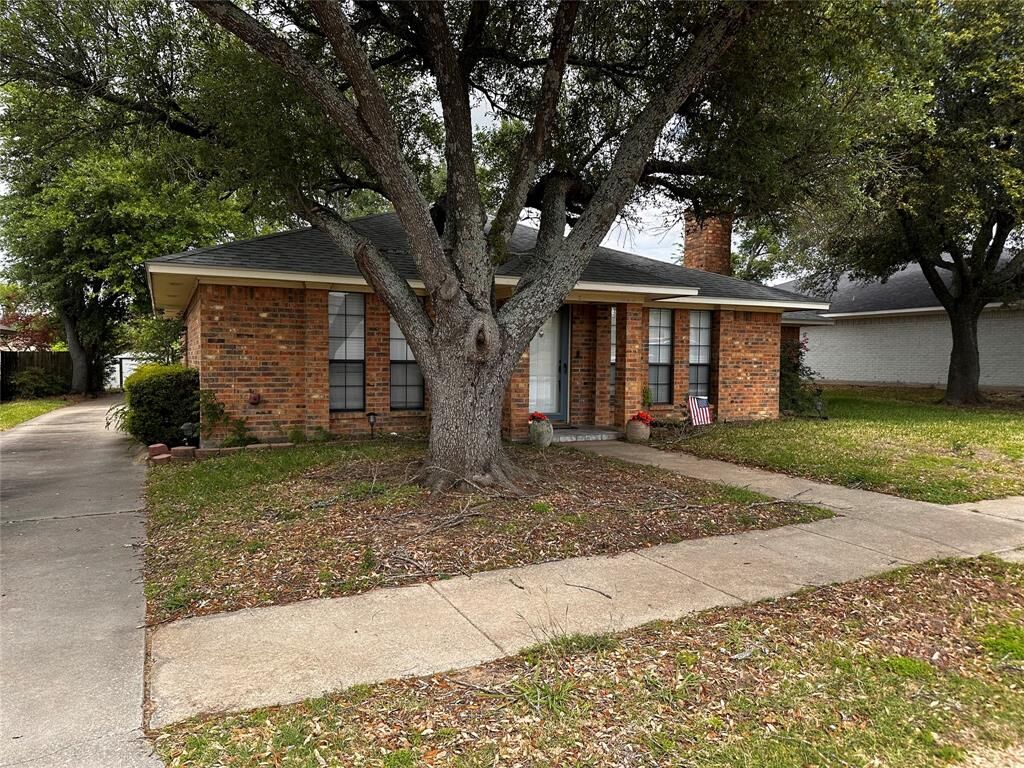 Property Photo:  1902 Ramblewood Court  TX 75482 