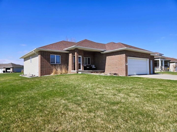 Property Photo: 901 Rockwood Ct IA 51054