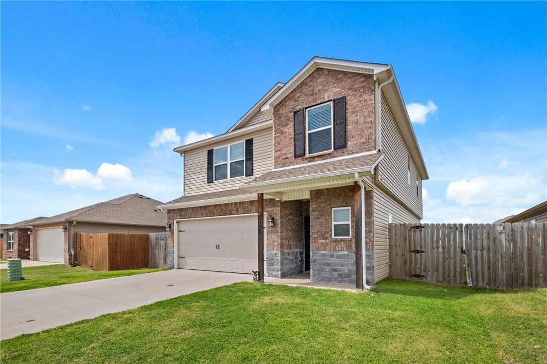 Property Photo:  635 Woodcreek Loop  AR 72745 