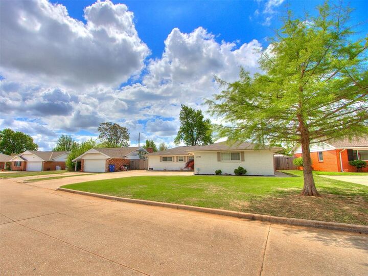 Property Photo:  2720 Chaucer Drive  OK 73120 