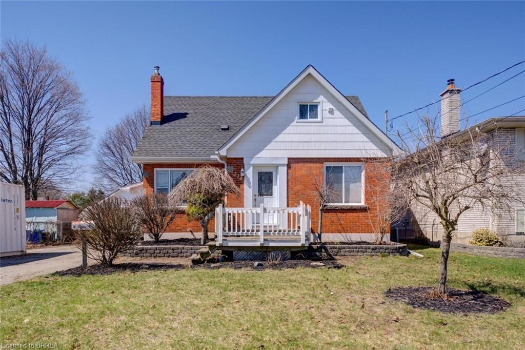 Property Photo:  214 Grand Street  ON N3R 4C3 