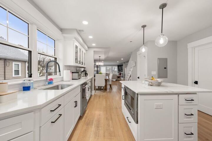 Property Photo:  22 Carver Rd East 22  MA 02472 