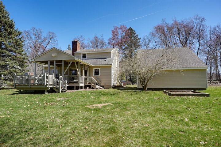 Property Photo:  20 Stratton Rd  MA 01519 