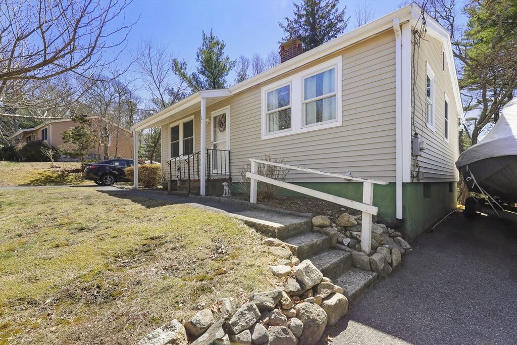 Property Photo:  47 Cliff Rd  MA 02532 