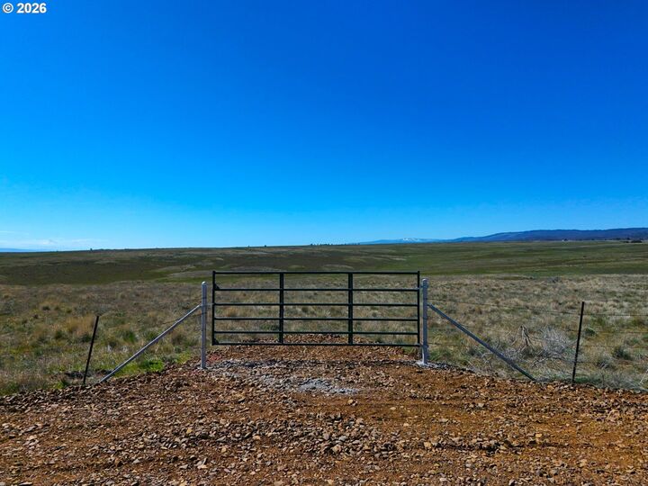 Property Photo:  Dot Rd 3  WA 99322 