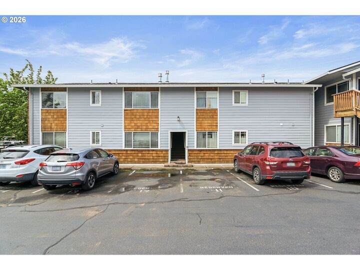 Property Photo: 3925 SW Multnomah Blvd 201 OR 97219