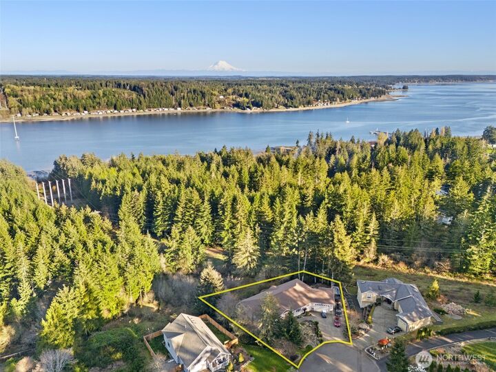 Property Photo:  341 E Rainier Court  WA 98524 