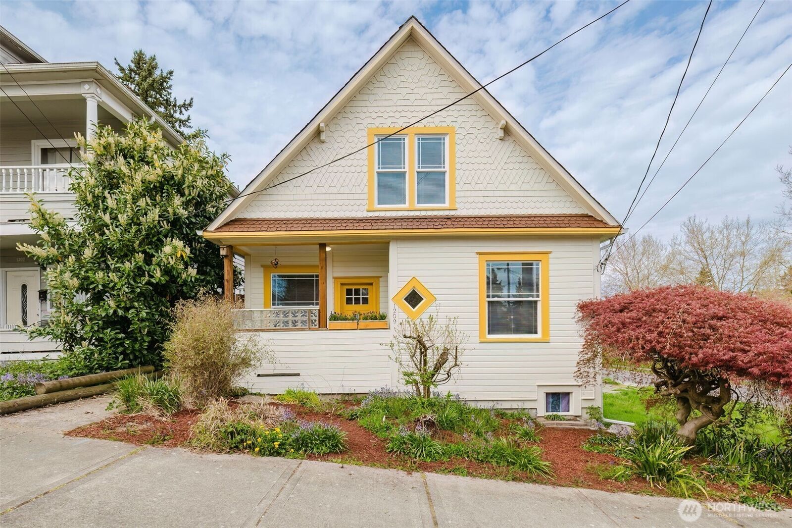Property Photo:  1209  Pacific Avenue  WA 98337 