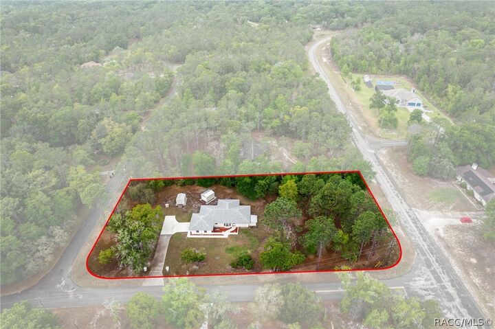 Property Photo: 9000 SW 206th Court Road FL 34431